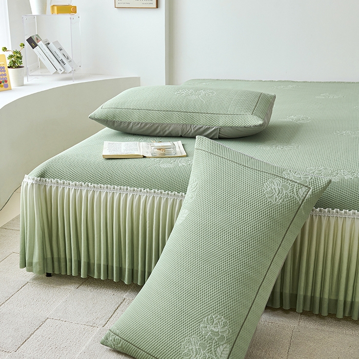 91家纺网 家纺一手货源 找家纺 梵克保罗 2025新款3D冰感床裙渐变色凉席-叶叶生歌 茶花之恋-水绿