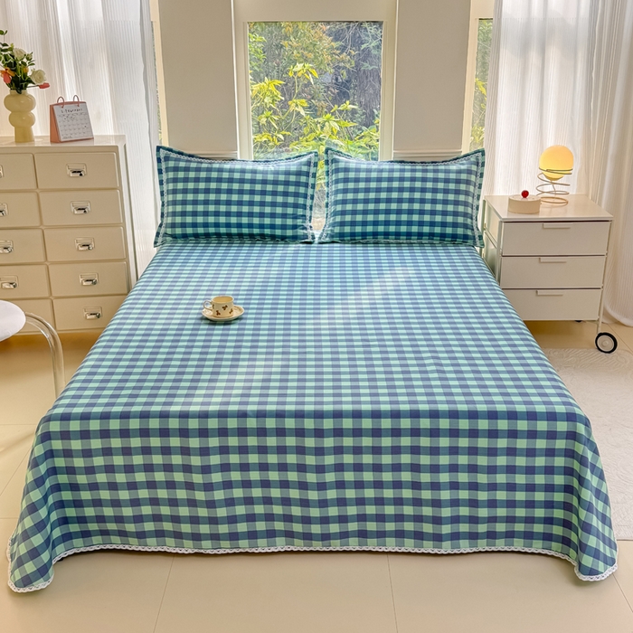 91家纺网 家纺一手货源 找家纺 梵克保罗 2025新款春夏原棉鱼骨棉老粗布花边印花床单软凉席三件套 蓝格