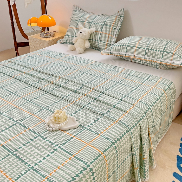 91家纺网 家纺一手货源 找家纺 梵克保罗 2025新款春夏原棉鱼骨棉老粗布花边印花床单软凉席三件套 千鸟格