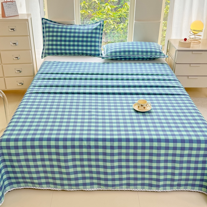 91家纺网 家纺一手货源 找家纺 梵克保罗 2025新款春夏原棉鱼骨棉老粗布花边印花床单软凉席三件套 蓝格