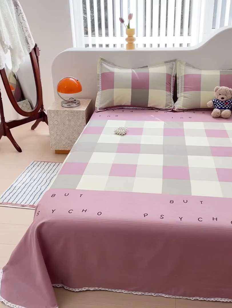 91家纺网 家纺一手货源 找家纺 梵克保罗 2025新款春夏原棉鱼骨棉老粗布花边印花床单软凉席三件套 宜家-粉