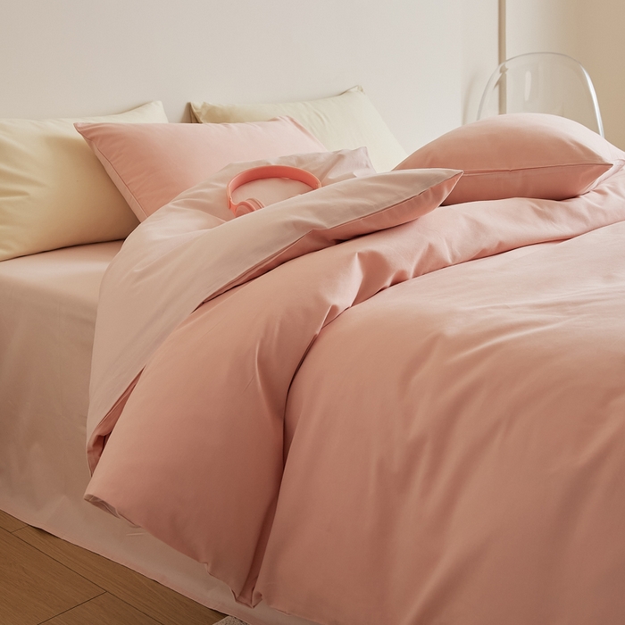 91家纺网 家纺一手货源 找家纺 眷恋家纺 2025新款A类全棉贡缎磨毛双拼色四件套 粉恋