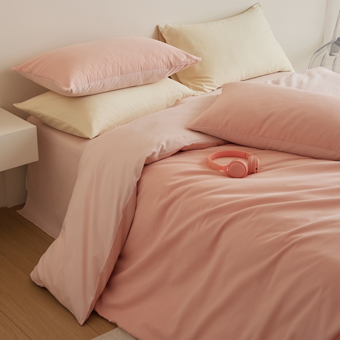 91家纺网 家纺一手货源 找家纺 眷恋家纺 2025新款A类全棉贡缎磨毛双拼色四件套 粉恋