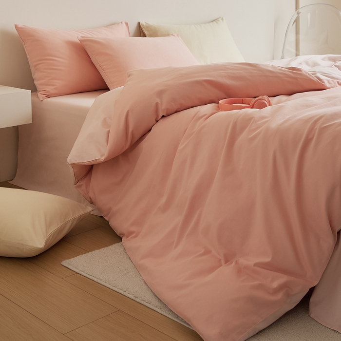 91家纺网 家纺一手货源 找家纺 眷恋家纺 2025新款A类全棉贡缎磨毛双拼色四件套 粉恋