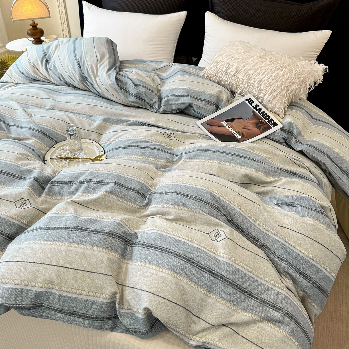 91家纺网 家纺一手货源 找家纺 壹贝家纺 2025新款A类100%全棉纯棉磨毛被套单被套被套单件 凡尔赛-灰