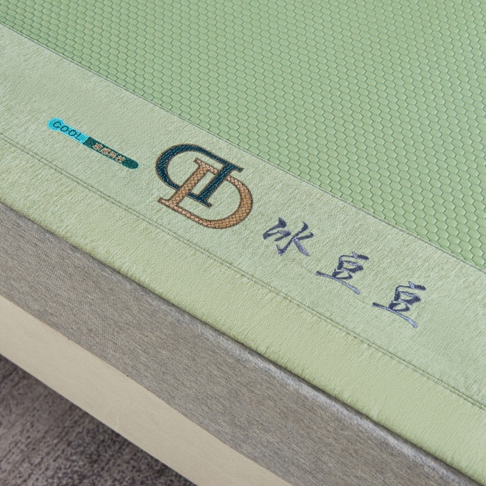 91家纺网 家纺一手货源 找家纺 梵克保罗 2025新款凉感因子母婴级凉感丝豆豆席 香奈儿-水绿