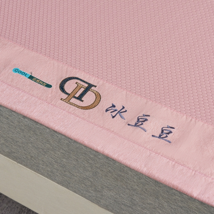 91家纺网 家纺一手货源 找家纺 （总）梵克保罗 2025新款凉感因子母婴级凉感丝豆豆席