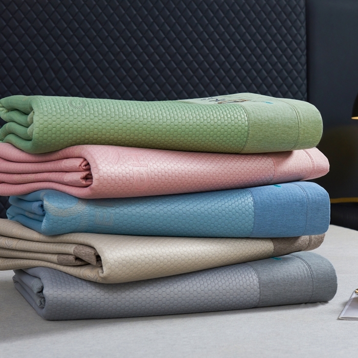 91家纺网 家纺一手货源 找家纺 梵克保罗 2025新款凉感因子母婴级凉感丝豆豆席 组合图