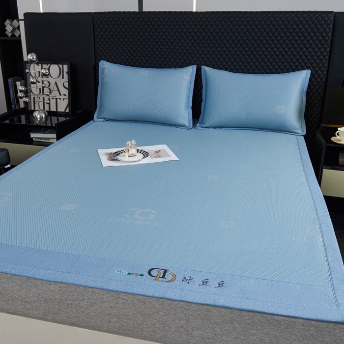 91家纺网 家纺一手货源 找家纺 梵克保罗 2025新款凉感因子母婴级凉感丝豆豆席 香奈儿-蓝