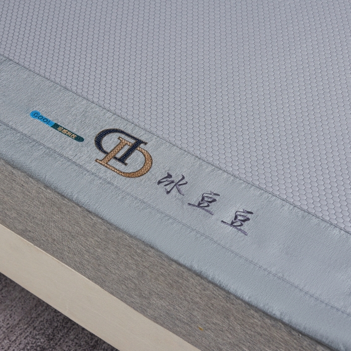 91家纺网 家纺一手货源 找家纺 梵克保罗 2025新款凉感因子母婴级凉感丝豆豆席 香奈儿-灰