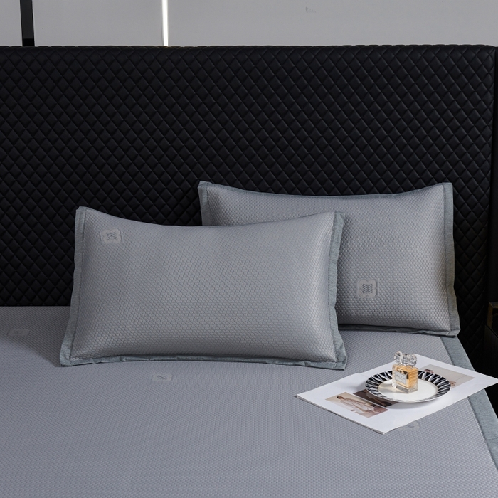 91家纺网 家纺一手货源 找家纺 梵克保罗 2025新款凉感因子母婴级凉感丝豆豆席 香奈儿-灰