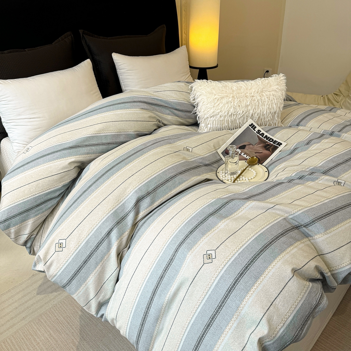 91家纺网 家纺一手货源 找家纺 壹贝家纺 2025新款A类100%全棉纯棉磨毛被套单被套被套单件 凡尔赛-灰