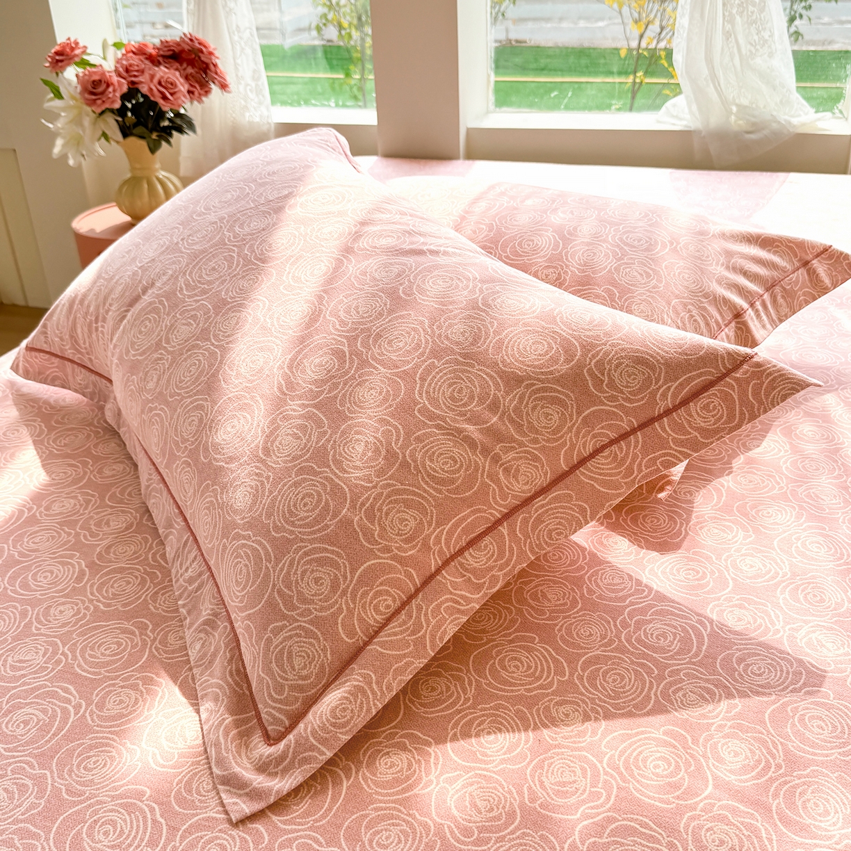 91家纺网 家纺一手货源 找家纺 壹贝家纺 2025新款A类100%全棉纯棉磨毛枕套单枕套枕套单件 玫瑰情缘-粉