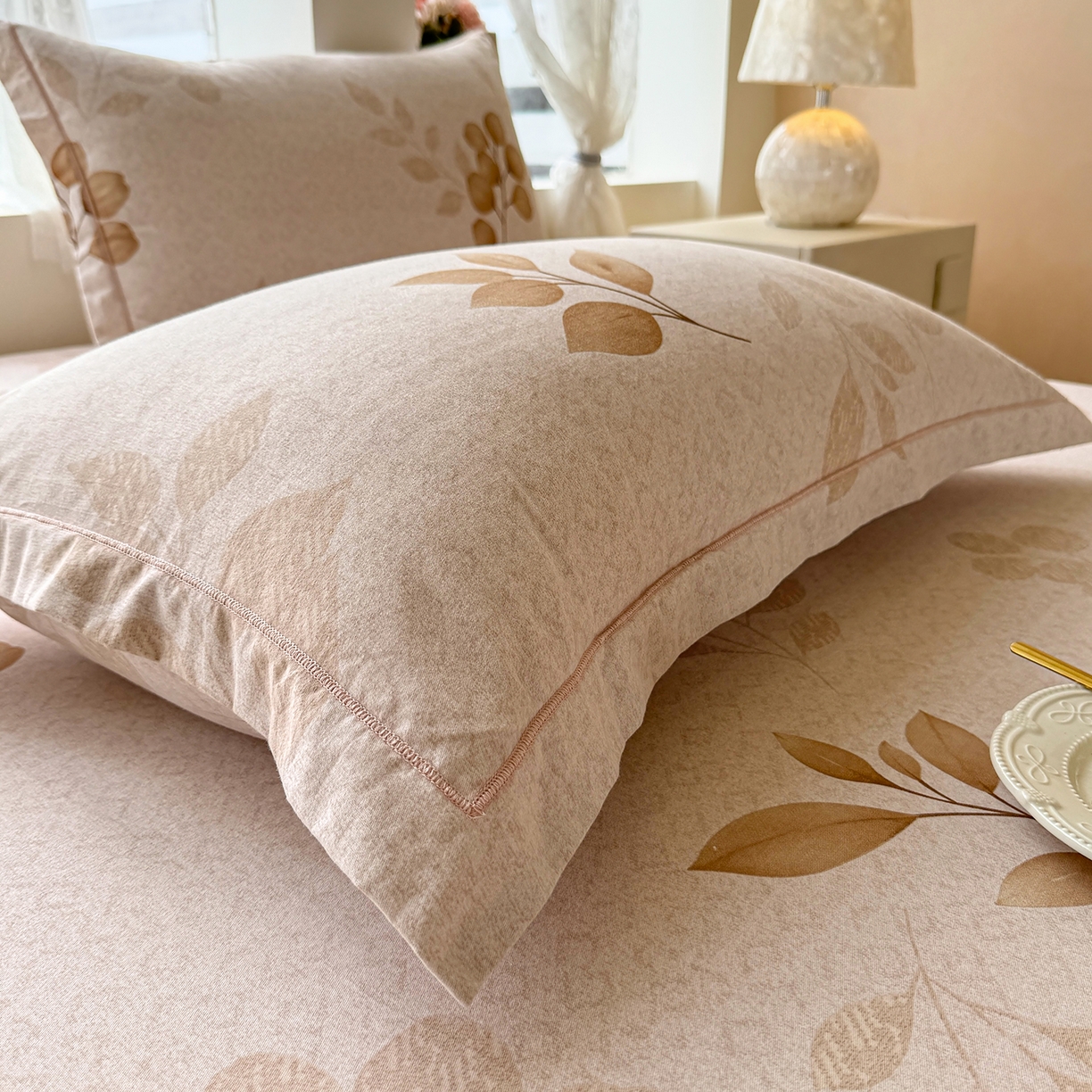 91家纺网 家纺一手货源 找家纺 壹贝家纺 2025新款A类100%全棉纯棉磨毛枕套单枕套枕套单件 叶白