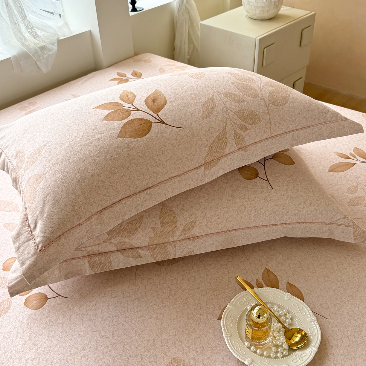 91家纺网 家纺一手货源 找家纺 壹贝家纺 2025新款A类100%全棉纯棉磨毛枕套单枕套枕套单件 叶白