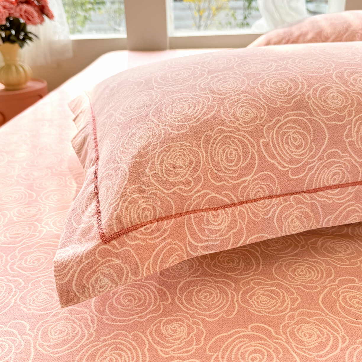 91家纺网 家纺一手货源 找家纺 壹贝家纺 2025新款A类100%全棉纯棉磨毛枕套单枕套枕套单件 玫瑰情缘-粉