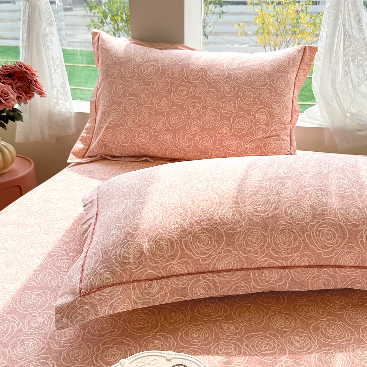 91家纺网 家纺一手货源 找家纺 壹贝家纺 2025新款A类100%全棉纯棉磨毛枕套单枕套枕套单件 玫瑰情缘-粉