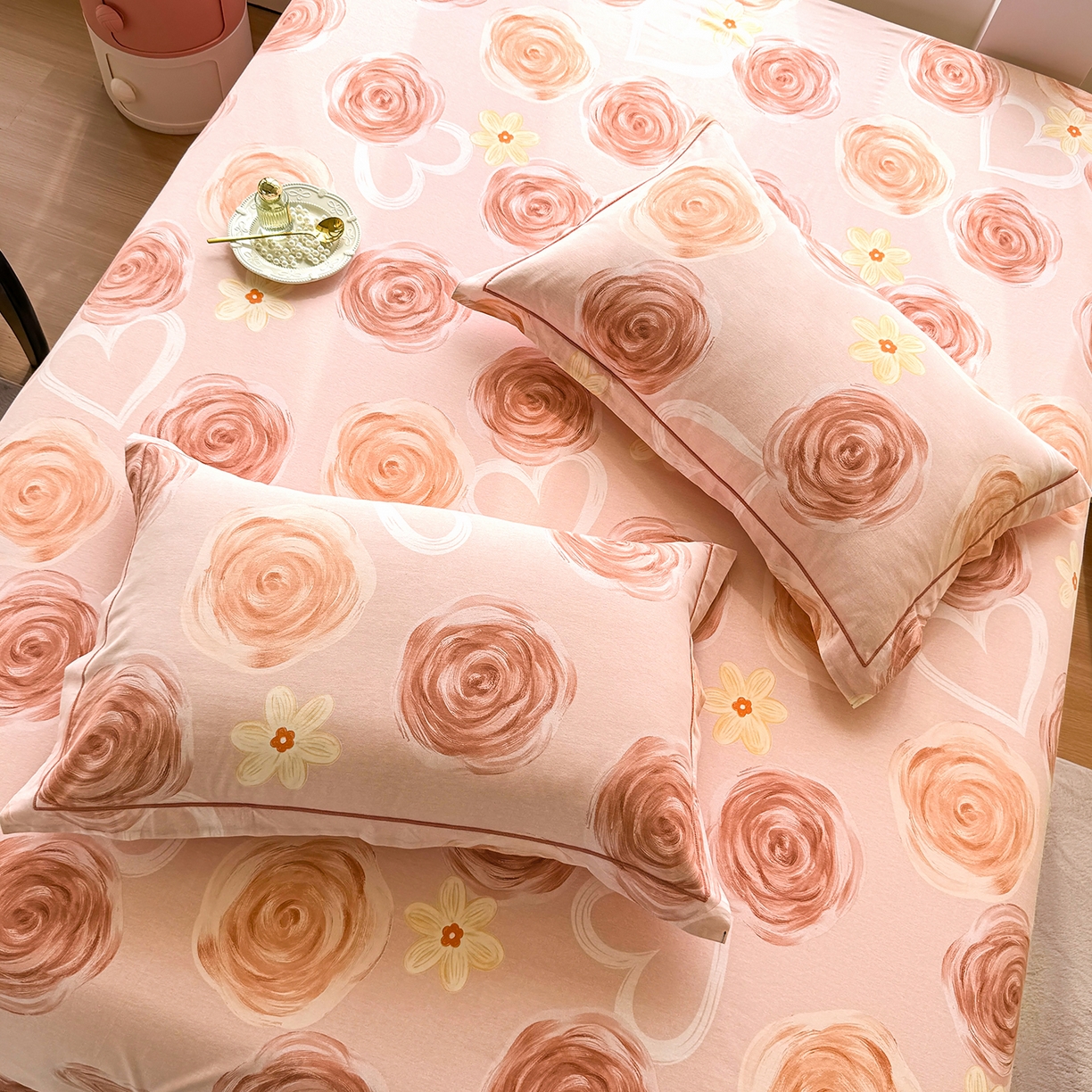 91家纺网 家纺一手货源 找家纺 壹贝家纺 2025新款A类100%全棉纯棉磨毛枕套单枕套枕套单件 浪漫的事