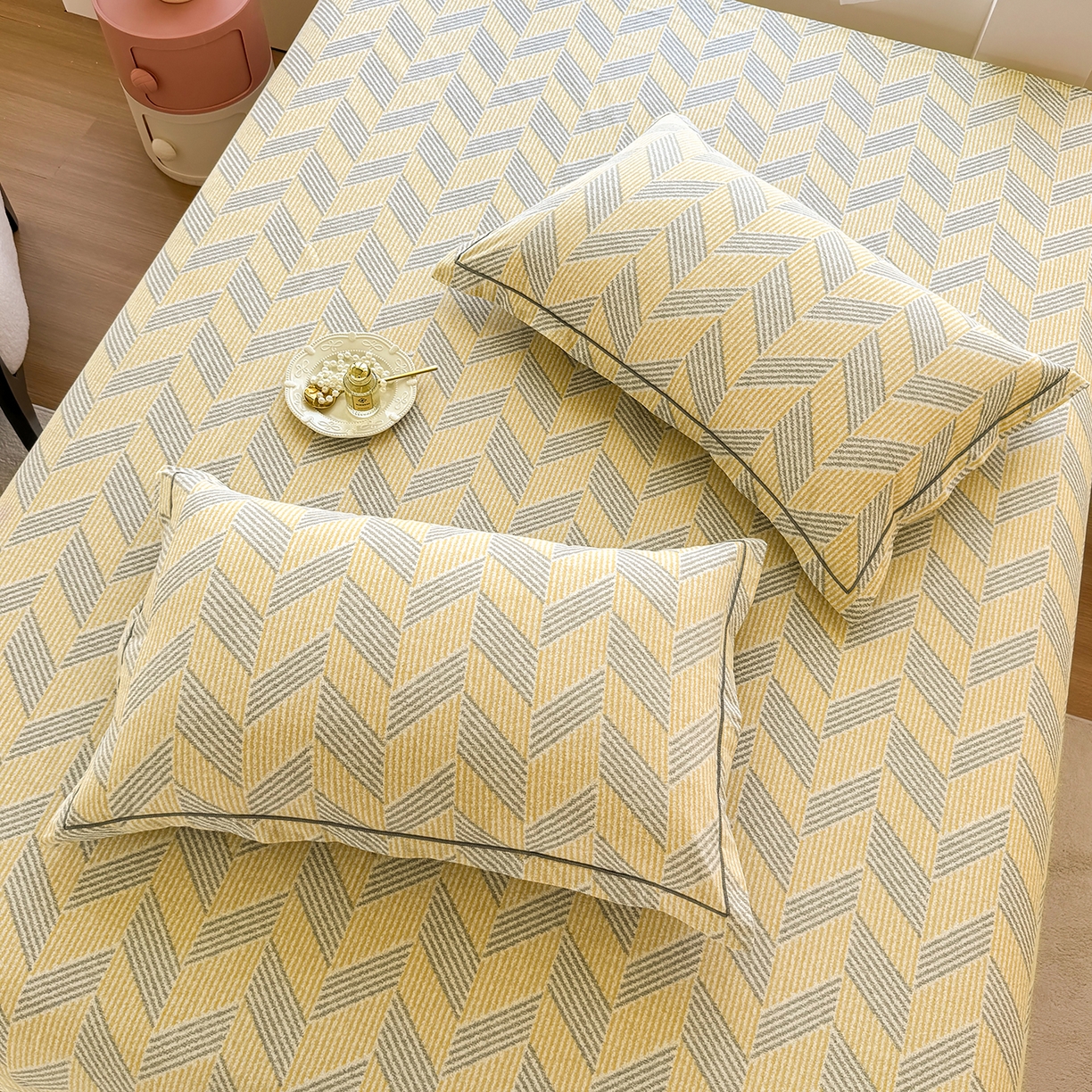 91家纺网 家纺一手货源 找家纺 壹贝家纺 2025新款A类100%全棉纯棉磨毛枕套单枕套枕套单件 施华-灰