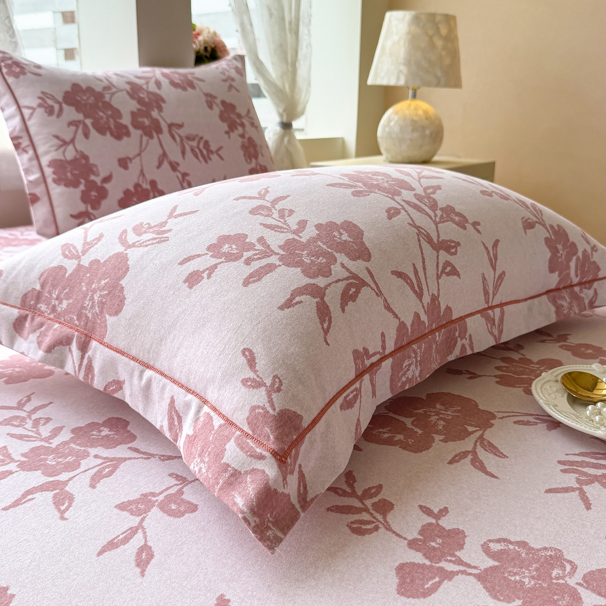 91家纺网 家纺一手货源 找家纺 壹贝家纺 2025新款A类100%全棉纯棉磨毛枕套单枕套枕套单件 梅花印-粉