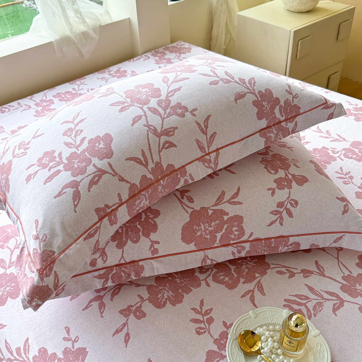 91家纺网 家纺一手货源 找家纺 壹贝家纺 2025新款A类100%全棉纯棉磨毛枕套单枕套枕套单件 梅花印-粉