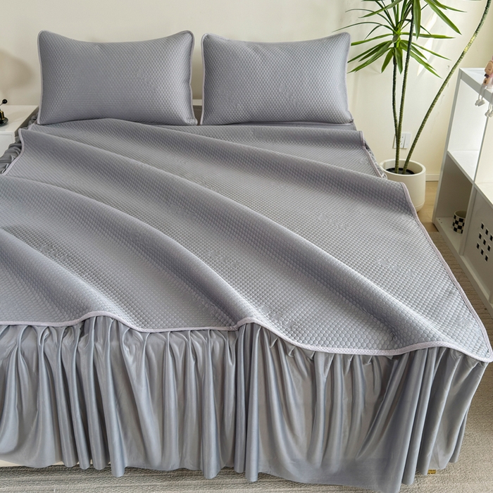 91家纺网 家纺一手货源 找家纺 梵克保罗 2025春夏新款5D席豆豆床裙款凉席席子 北欧-灰