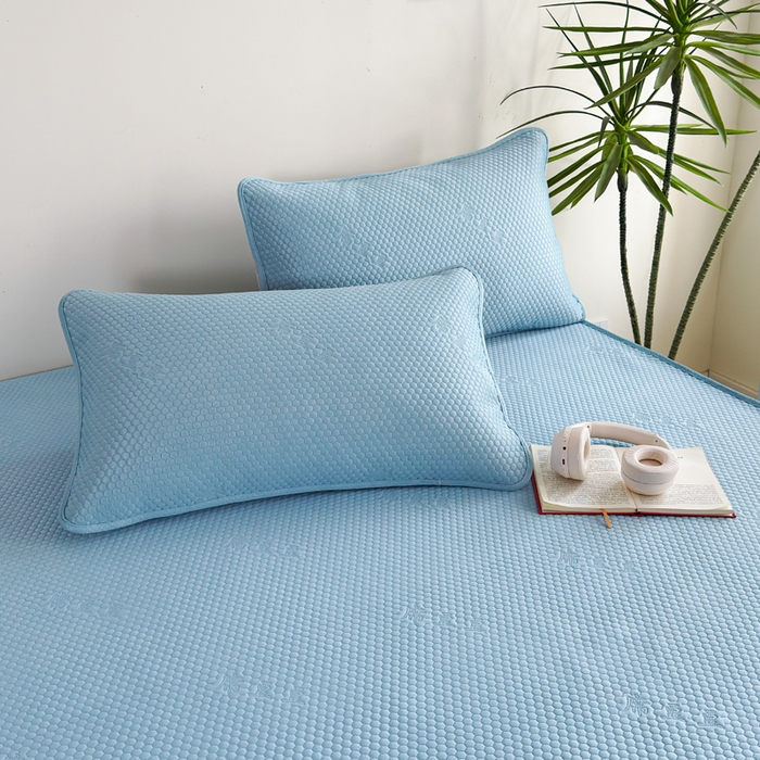 91家纺网 家纺一手货源 找家纺 梵克保罗 2025春夏新款5D席豆豆床裙款凉席席子 北欧-蓝