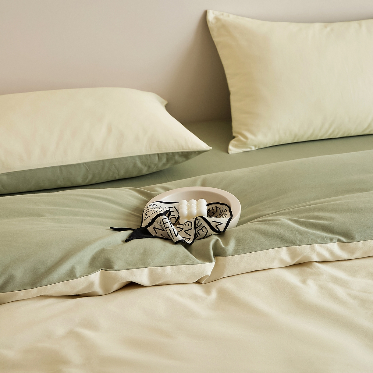 91家纺网 家纺一手货源 找家纺 眷恋家纺 2025新款A类全棉贡缎磨毛双拼色四件套 林昔