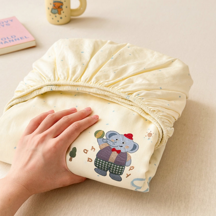 91家纺网 家纺一手货源 找家纺 娜娜 2025新款60支全棉贴布绣床笠 快乐小象