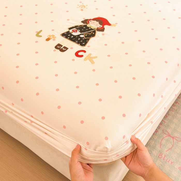 91家纺网 家纺一手货源 找家纺 娜娜 2025新款60支全棉贴布绣床笠 幸运女孩粉