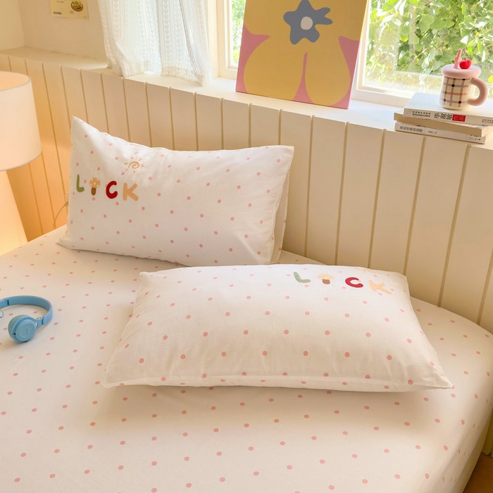 91家纺网 家纺一手货源 找家纺 娜娜 2025新款60支全棉贴布绣床笠 幸运女孩粉