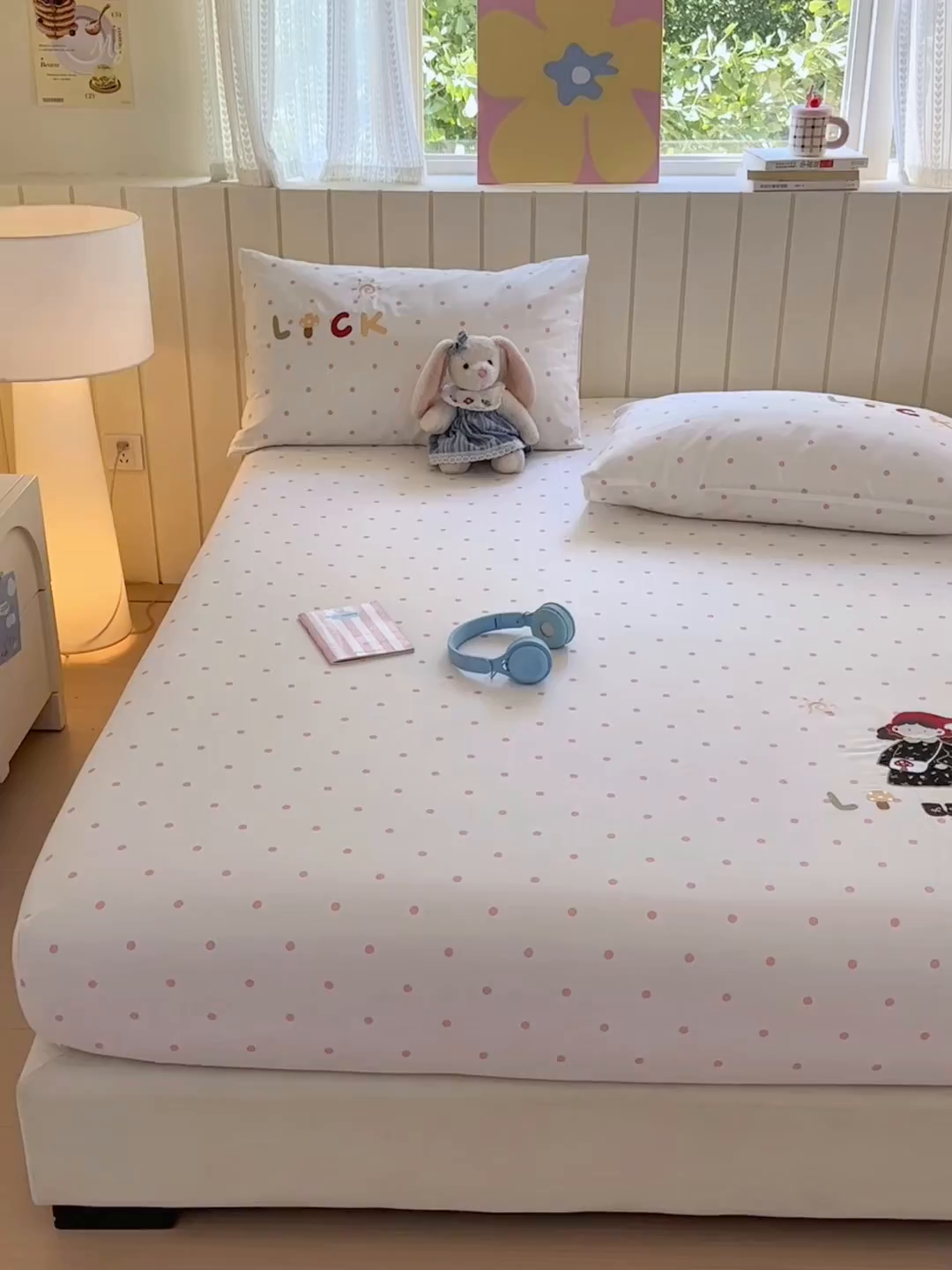 91家纺网 家纺一手货源 找家纺 娜娜 2025新款60支全棉贴布绣床笠 幸运女孩粉