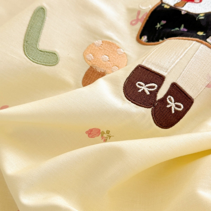 91家纺网 家纺一手货源 找家纺 娜娜 2025新款60支全棉贴布绣床笠 幸运女孩黄