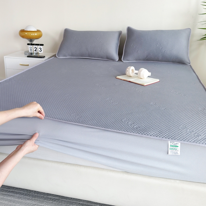 91家纺网 家纺一手货源 找家纺 梵克保罗 2025春夏新款5D席豆豆床笠款凉席席子 简约-灰