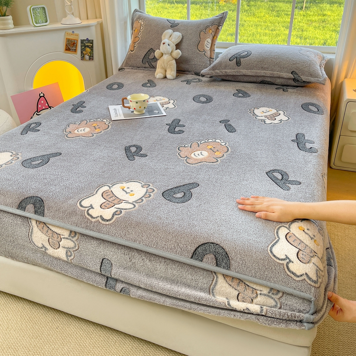 牵梦萦家纺 2025新款雪花绒立体包边床笠 波波龙