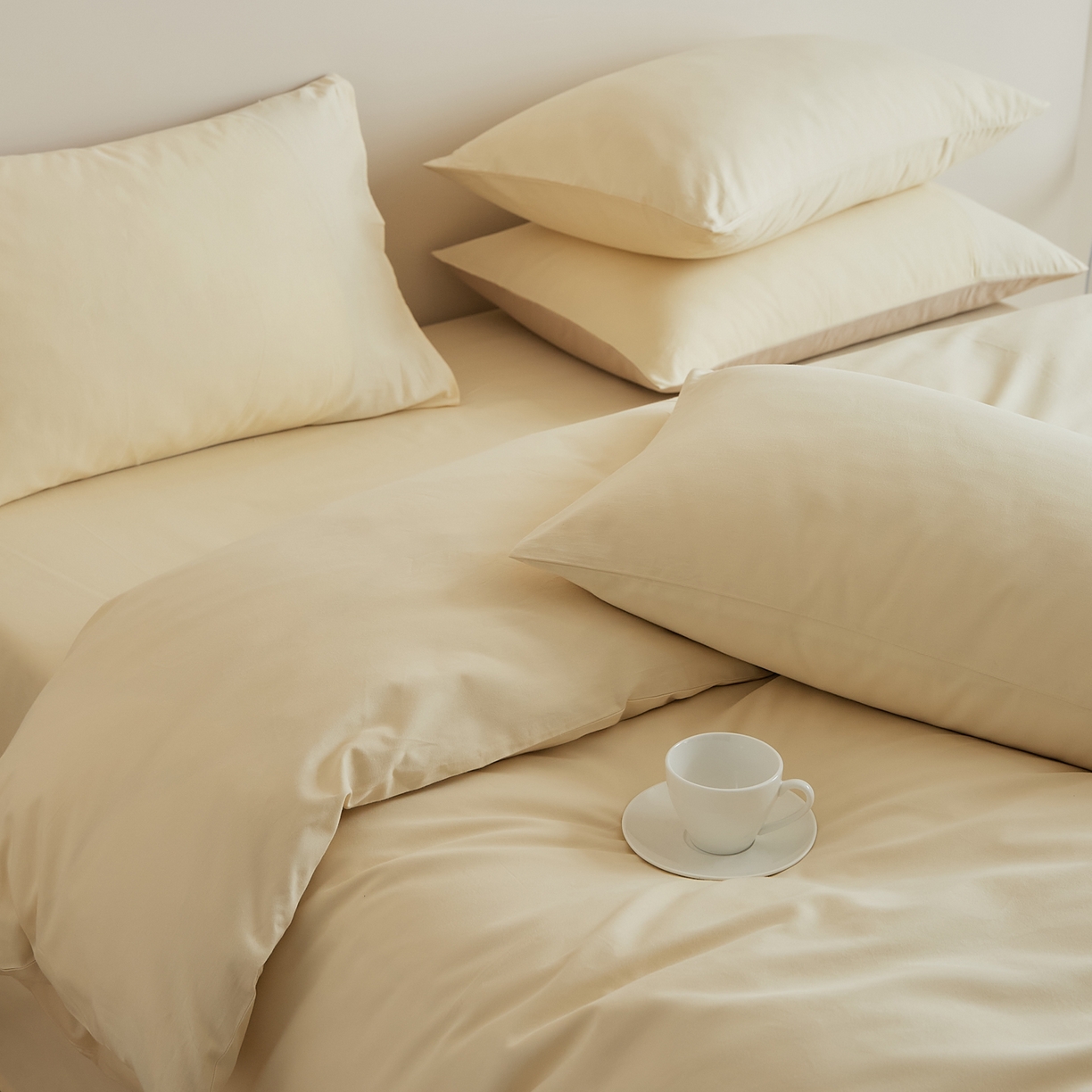 91家纺网 家纺一手货源 找家纺 眷恋家纺 2025新款A类全棉贡缎磨毛双拼色四件套 奶昔