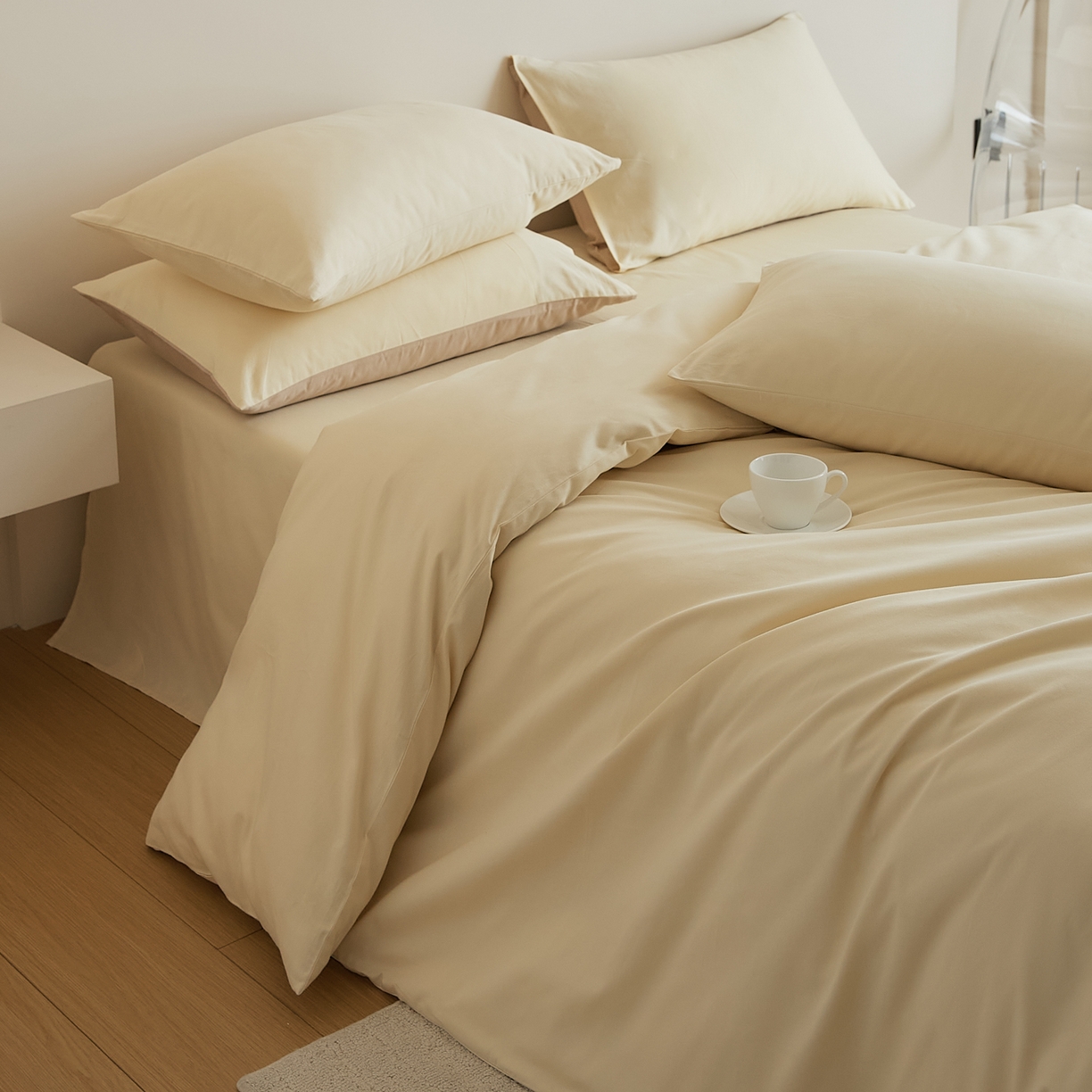 91家纺网 家纺一手货源 找家纺 眷恋家纺 2025新款A类全棉贡缎磨毛双拼色四件套 奶昔