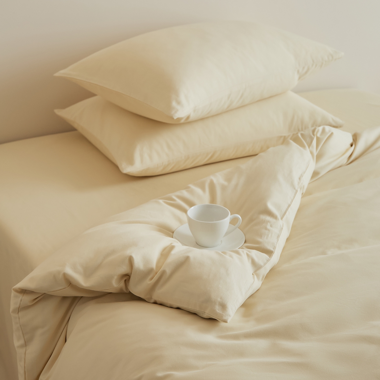 91家纺网 家纺一手货源 找家纺 眷恋家纺 2025新款A类全棉贡缎磨毛双拼色四件套 奶昔