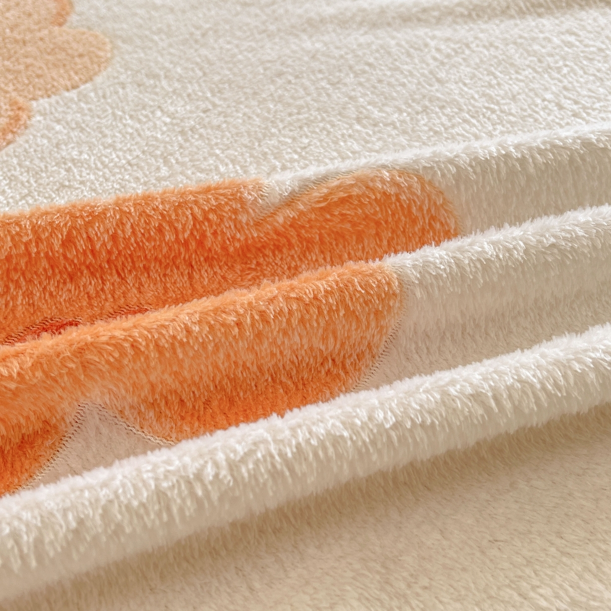 91家纺网 家纺一手货源 找家纺 牵梦萦家纺 2025新款雪花绒立体包边床笠 初夏