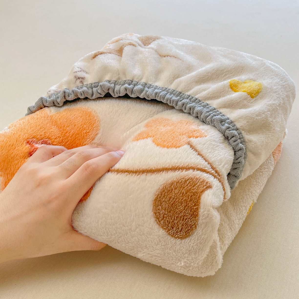 91家纺网 家纺一手货源 找家纺 牵梦萦家纺 2025新款雪花绒立体包边床笠 初夏