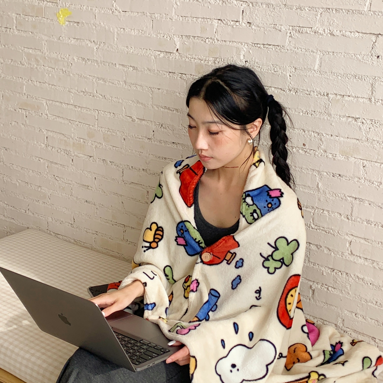 桃喜 2025秋冬新款双面牛奶绒披肩毯毛毯毯子 涂鸦乐园（双面绒披肩毯）