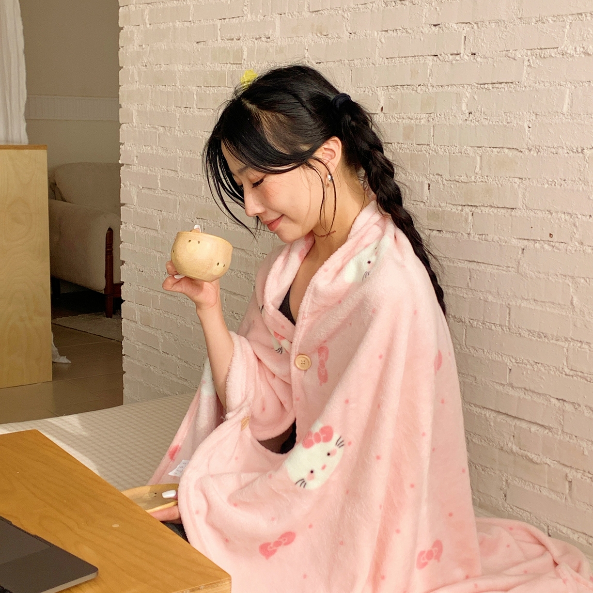 91家纺网 家纺一手货源 找家纺 桃喜 2025秋冬新款双面牛奶绒披肩毯毛毯毯子 超甜小猫（双面绒披肩毯）