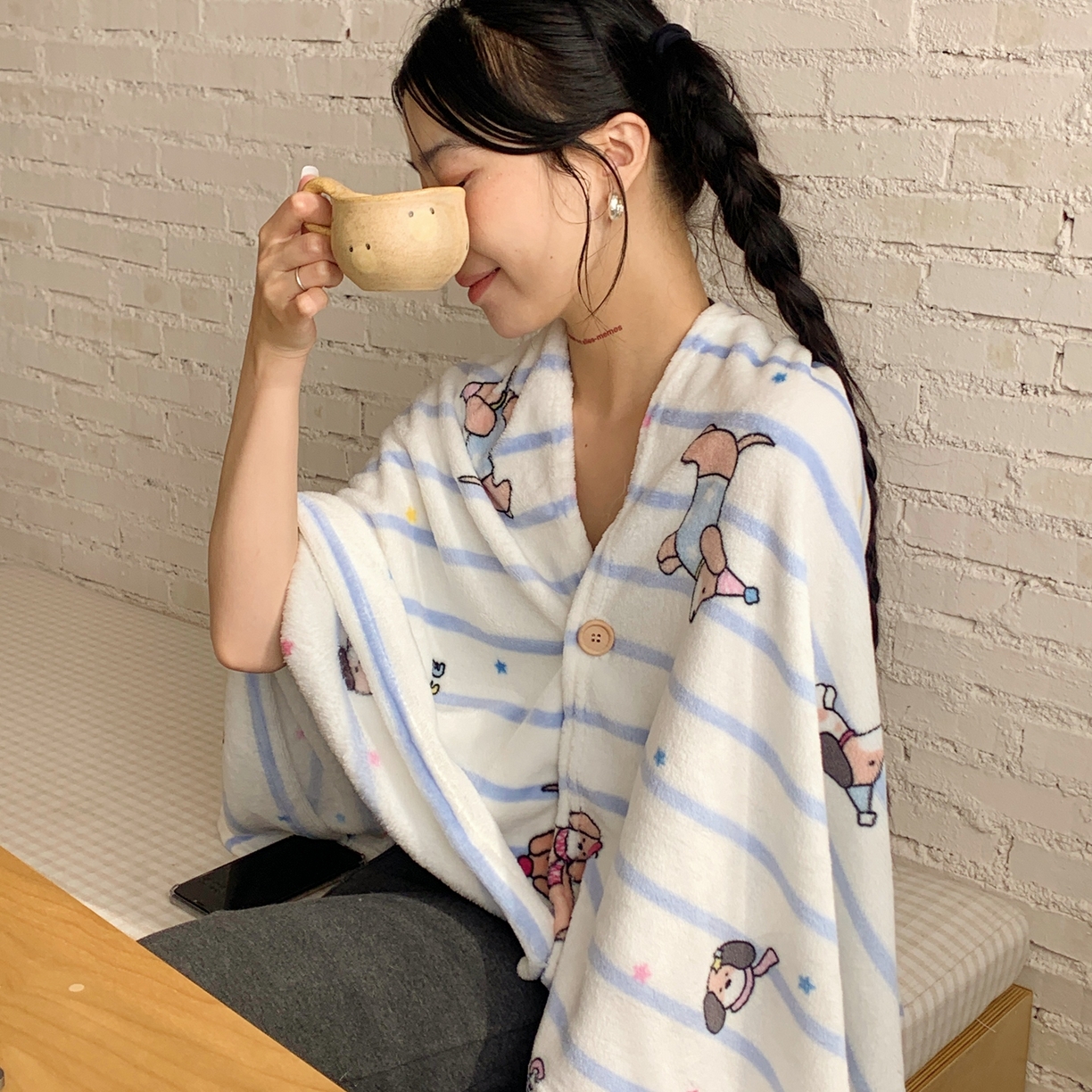 91家纺网 家纺一手货源 找家纺 （总）桃喜 2025秋冬新款双面牛奶绒披肩毯毛毯毯子