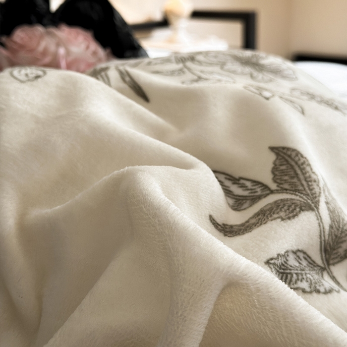 91家纺网 家纺一手货源 找家纺 （总）安哆啦家纺 2025新款法式赫本风牛奶绒四件套