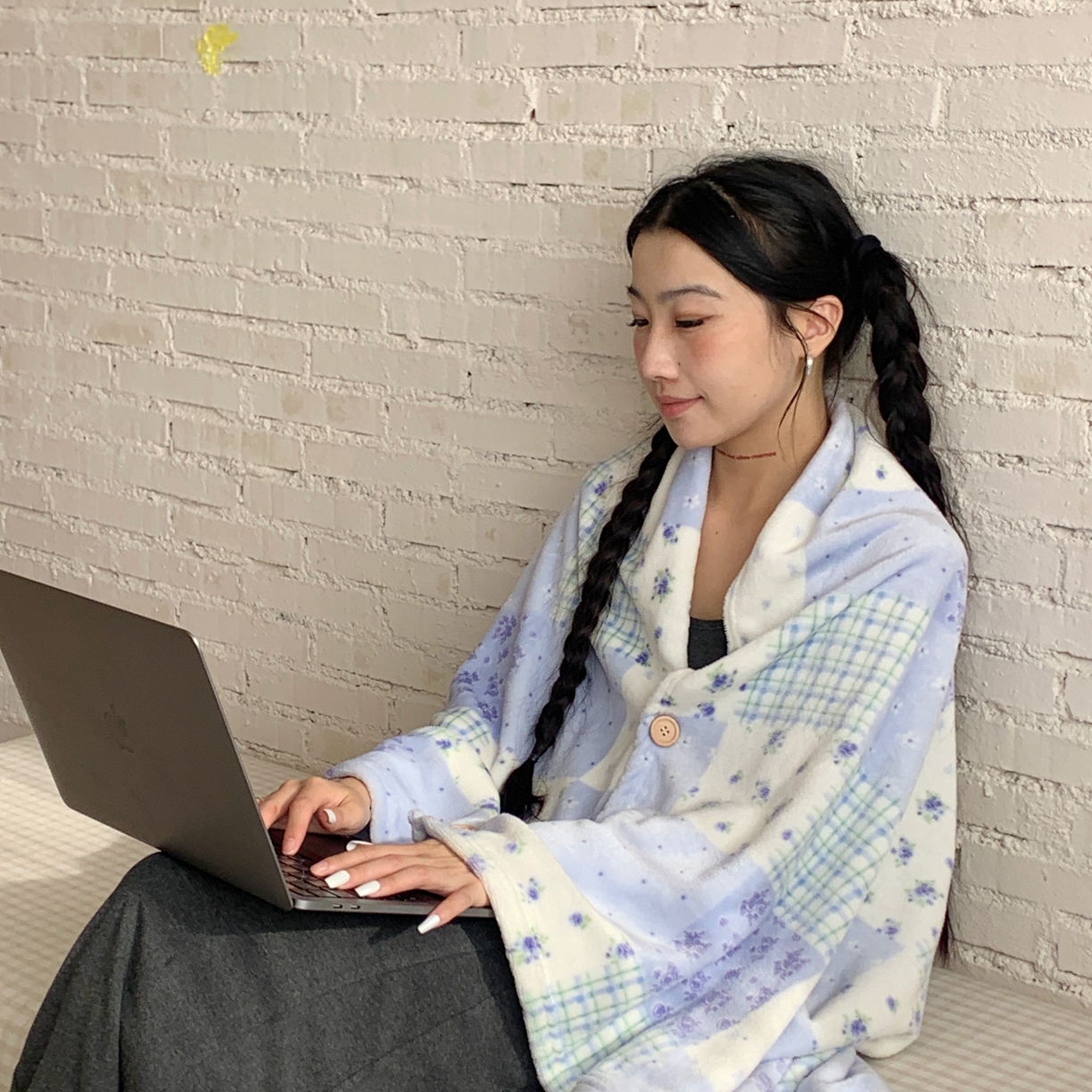 桃喜 2025秋冬新款双面牛奶绒披肩毯毛毯毯子 蓝风铃（双面绒披肩毯）