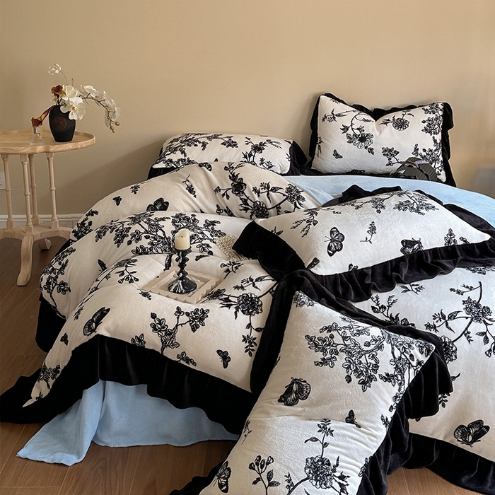 91家纺网 家纺一手货源 找家纺 安哆啦家纺 2025新款法式赫本风牛奶绒四件套 法式-蓝梦里