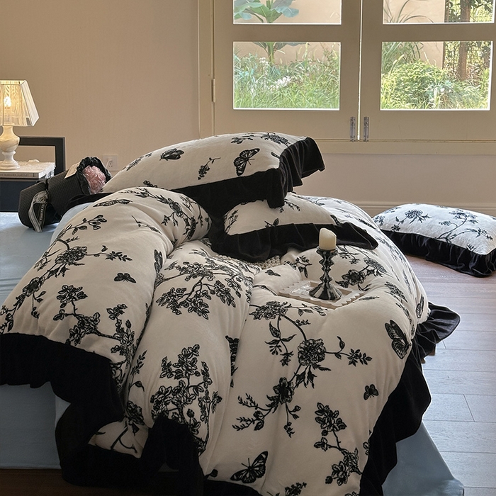 91家纺网 家纺一手货源 找家纺 安哆啦家纺 2025新款法式赫本风牛奶绒四件套 法式-蓝梦里