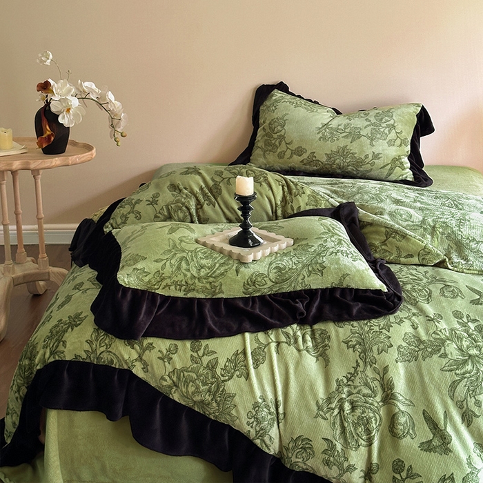 91家纺网 家纺一手货源 找家纺 安哆啦家纺 2025新款法式赫本风牛奶绒四件套 法式-绿野仙踪