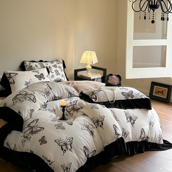 91家纺网 家纺一手货源 找家纺 安哆啦家纺 2025新款法式赫本风牛奶绒四件套 法式-蝴蝶翩翩