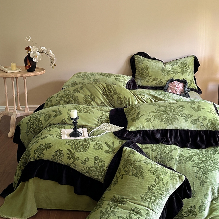 91家纺网 家纺一手货源 找家纺 安哆啦家纺 2025新款法式赫本风牛奶绒四件套 法式-绿野仙踪